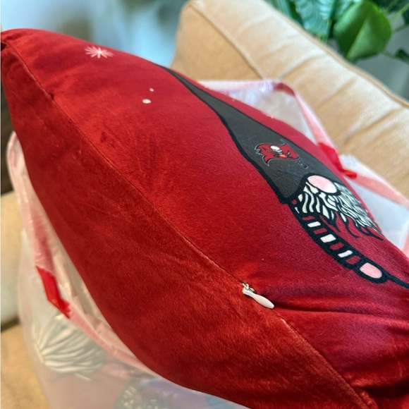 NWT Tampa Bay Bucs gnome holiday pillows. Set of 3. Burgundy soft plush 18x18” - Picture 11 of 12